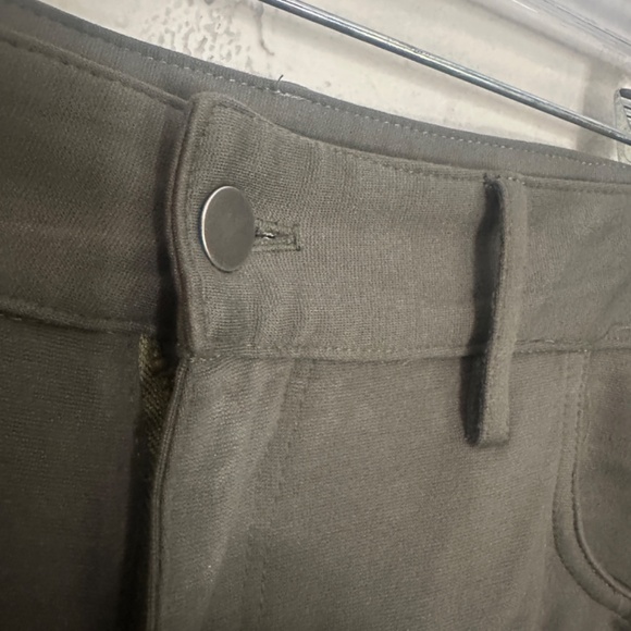 LASC Stretch Shorts 36" waist 6" inseam Gently worn 67% viscose/28% nylon - Picture 3 of 5